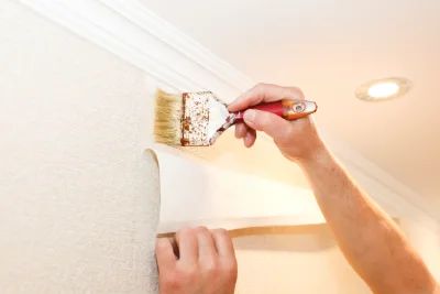 Pose de papier peint à Haution — revêtements muraux et toiles de verre